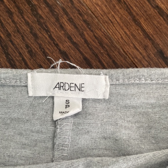 Cute cut shoulder flower top - Picture 3 of 3